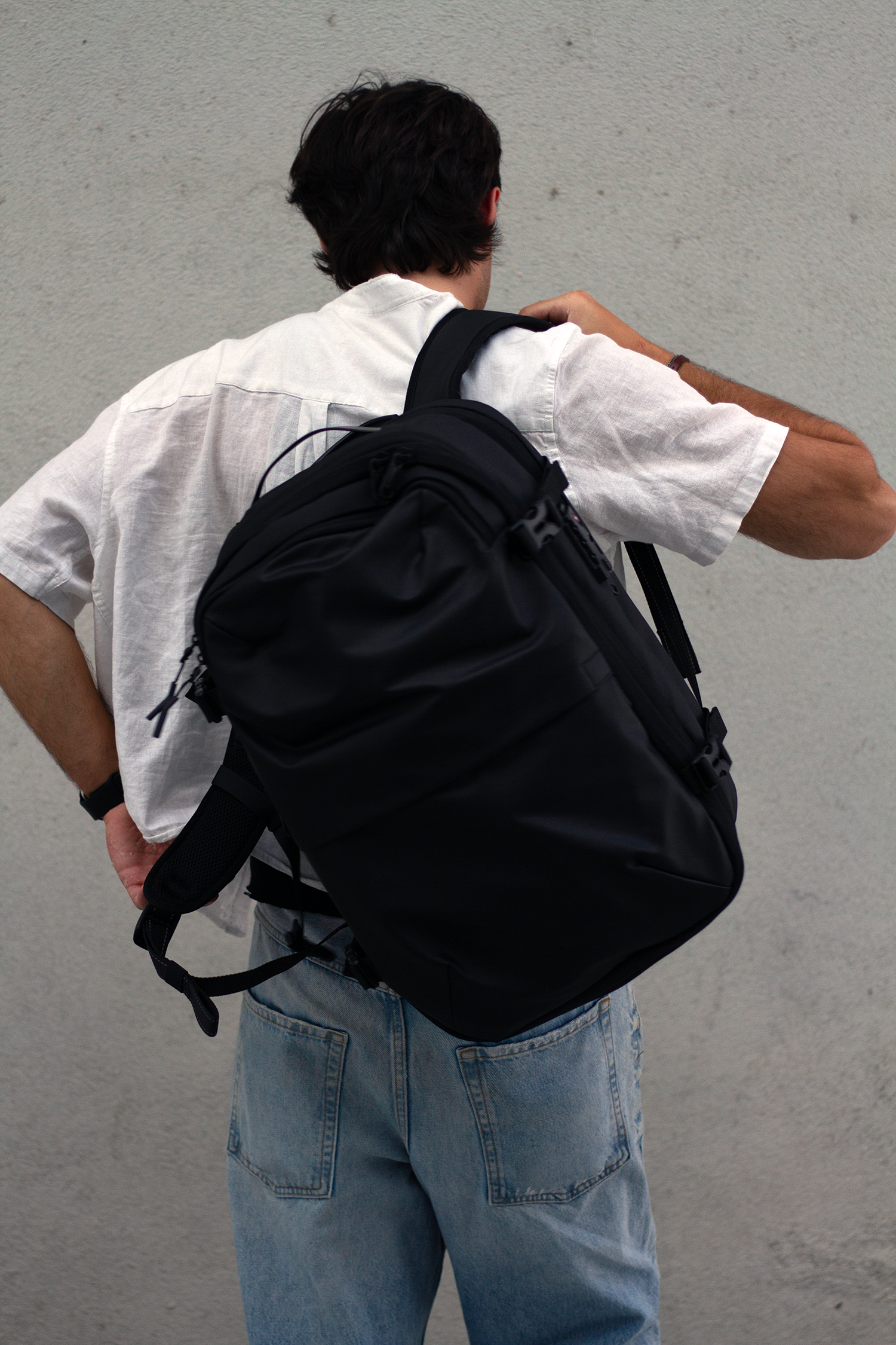 60% extra space than traditional backpacks
